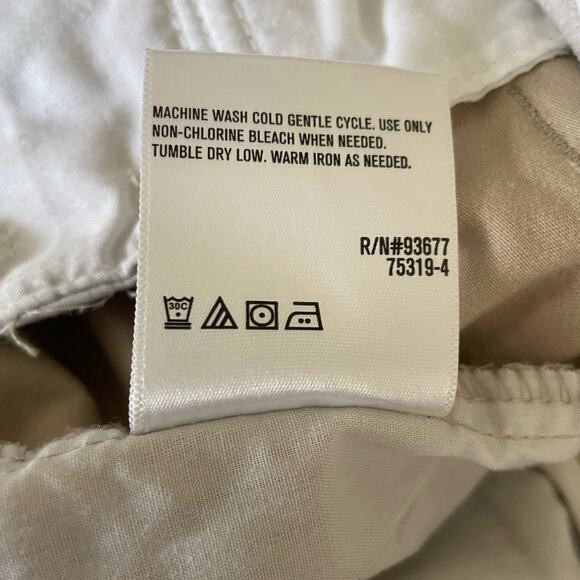 Liz Claiborne Women Chino Pants 10P Beige Ankle Minimalistic Neutral Uniform - Picture 8 of 9